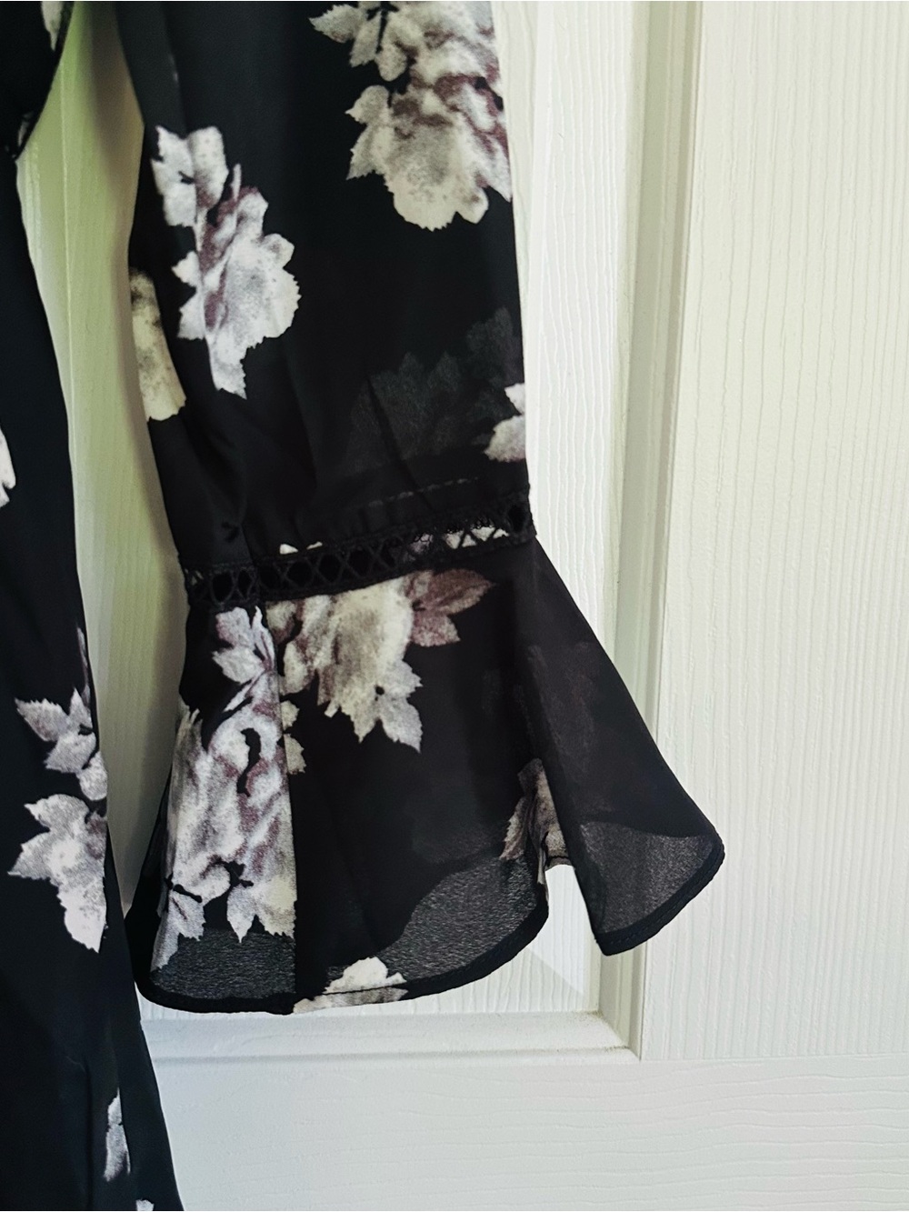 Lumiere Dress Black Gray Floral Tie-Detail Ruffled Long Sleeve Dress Small NEW - Picture 11 of 15
